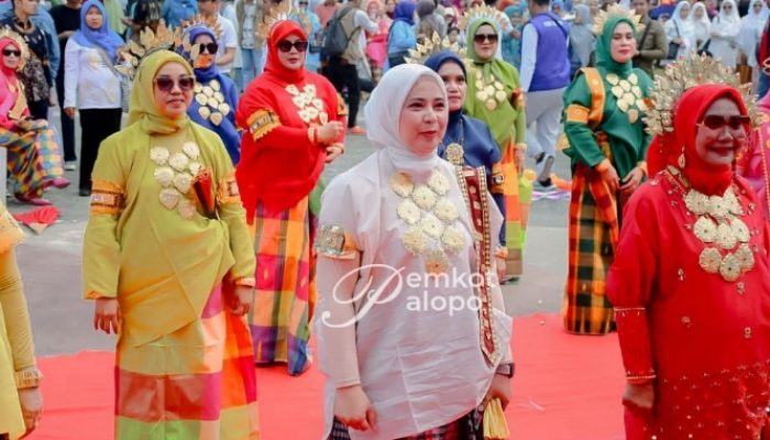 Ribuan Kader Padati HKG PKK ke-53, Ketua PKK Palopo Tampil Lebih Bersamangat