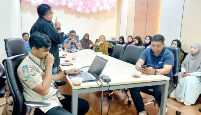 SMSI Sulsel Latih Karyawan Pelindo Makassar Menulis Berita