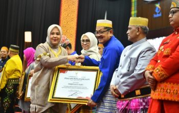 Pemkot Palopo Terima Penghargaan di HUT ke-356 Sulsel