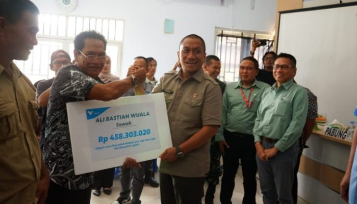 Warga Towuti Terima Kompensasi Kebocoran Pipa Minyak PT Vale