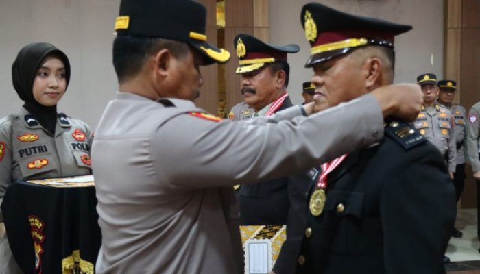Enam Personel Masuki Purnatugas, Polres Palopo Gelar Upacara Wisuda Purnabakti