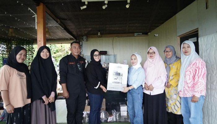 Perkuat UMKM Lokal, Wali Kota Palopo Berikan Bantuan Mesin Usaha