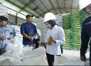 Jelang Nataru, Walikota Palopo Pantau Stok Pangan di Gudang Bulog Bara II