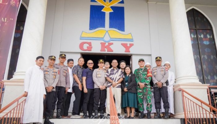 Wawali Palopo Bersama Forkopimda Pantau Ibadah Natal 2025