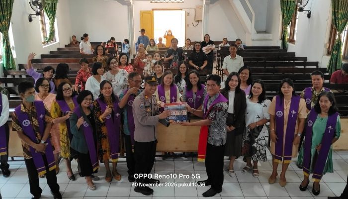 Program Minggu Kasih, Polisi Ajak Jemaat Toraja Tirowali Ciptakan Natal Aman dan Damai