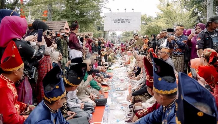 Lestarikan Budaya, Pemkot Palopo Ikut Prosesi Adat Luwu Makkasiwiang di Istana Langkanae