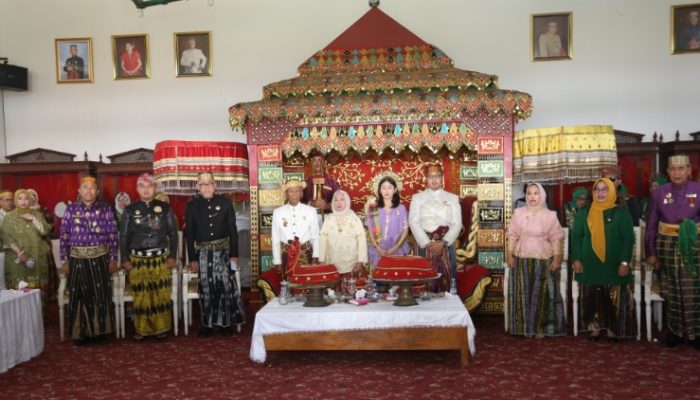 Wali Kota dan Wakil Walikota Palopo Hadiri Prosesi Tudang Ade’ di Istana Kedatuan Luwu