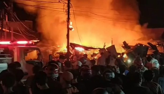 Puluhan Kios Samping Pasar Andi Tadda Terbakar Hingga Rata Dengan Tanah