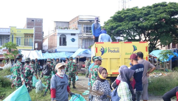Bupati Luwu Gandeng TNI Gelar Gerakan Jumat Bersih, Masjid Raya dan Pasar Belopa Jadi Titik Awal