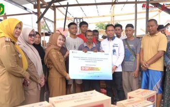 Pasca Kebakaran di Pasar Andi Tadda, Wali Kota Palopo dan PNM Serahkan Bantuan