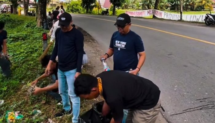 DLH Palopo Gelar Jumat Bersih di Perbatasan Sampoddo, Bersihkan Sampah Pascademonstrasi