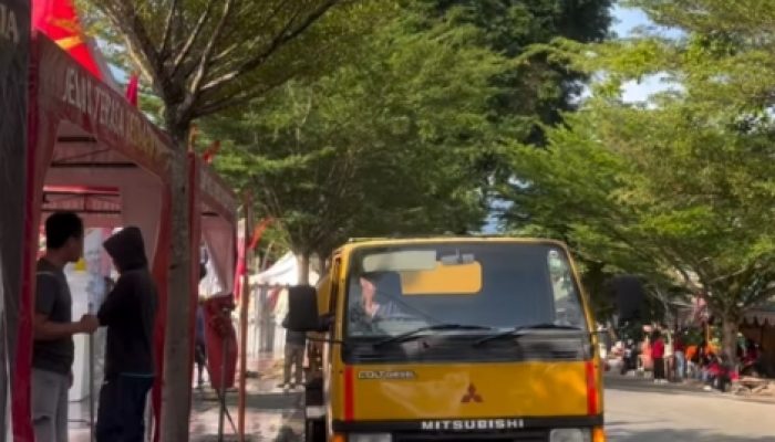 Peringati HJL dan HPRL, DLH Palopo Kerja Bakti Massal di Istana Kedatuan Luwu