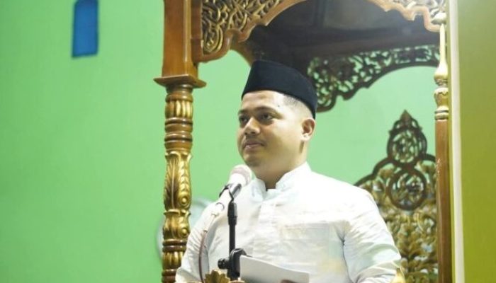 Wabup Luwu Salat Tarawih Perdana Ramadan di Walenrang, Ajak Perkuat Solidaritas