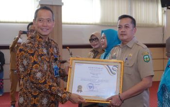 Komitmen Tekan Stunting, Pemkab Luwu Terima Sertifikat Penghargaan Program MBG 3B