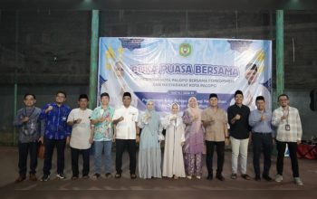 Bukber di Saokotae, Wali Kota Palopo Naili Trisal Serahkan Bantuan untuk Ibu Hamil