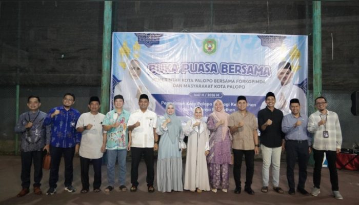 Bukber di Saokotae, Wali Kota Palopo Naili Trisal Serahkan Bantuan untuk Ibu Hamil