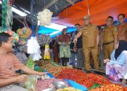 Sidak Pasar Cilallang, Bupati Luwu Pastikan Harga Sembako Stabil Jelang Idulfitri