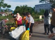 Respon Keluhan Warga, Wawali Palopo Turun Langsung Pungut Sampah