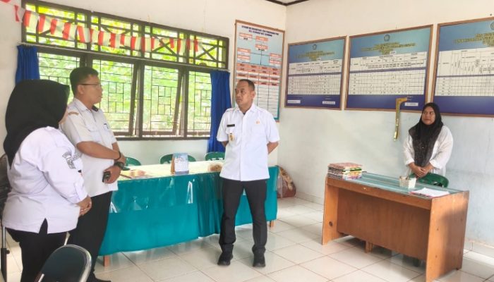 Wawali Palopo Sidak Kantor Lurah Sendana, Minta Semua Pihak Serius Atasi Sampah