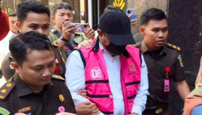 Mantan Penjabat Gubernur Sulsel Ditetapkan Tersangka Dugaan Korupsi Bibit Nanas
