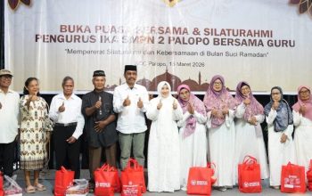 Silaturahmi dan Bukber IKA SMPN 2 Palopo, Pengurus Kompak Serukan “Oppo” untuk Prof Nila