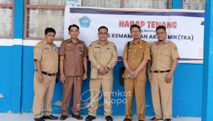 Sainal Sahid Tinjau TKA di SMPN 4 Palopo, Tekankan Kelancaran dan Ketertiban