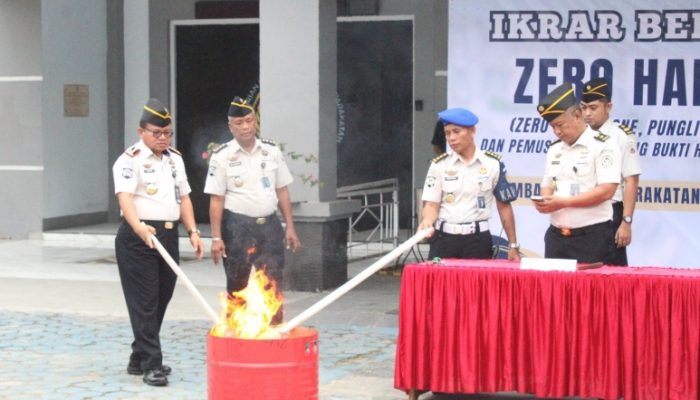 Lapas Palopo Gelar Ikrar Zero HALINAR, Puluhan HP dan Barang Terlarang Dimusnahkan