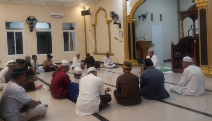Suparman Mannuhung Sosialisasikan Program Pengabdian Masyarakat Melalui Kajian Keislaman di Masjid An-Nur