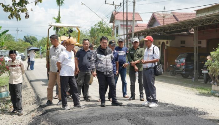 Wabup Luwu Pastikan Proyek Jalan Bolong–Lamasi Rampung Tepat Waktu