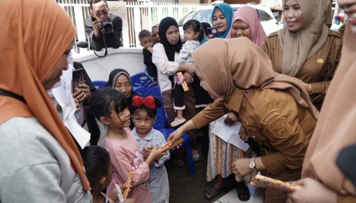 2.999 KPM di Wara Timur Terima Bantuan Pangan dari Wali Kota Palopo