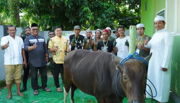 Kodim 1403 Palopo Bagikan Daging Kurban untuk Prajurit, Warga dan Anak Yatim