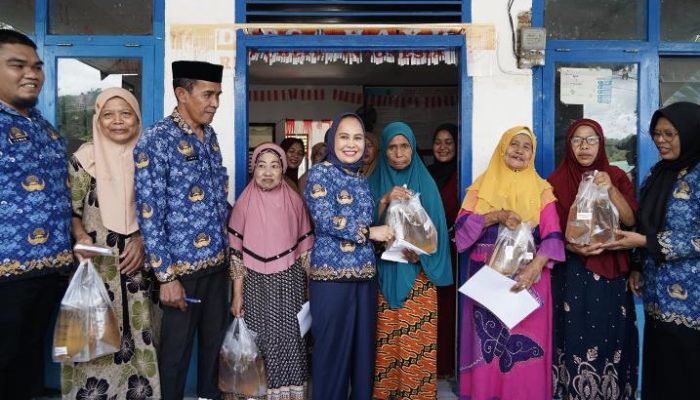 Walikota Palopo Salurkan Bantuan Pangan kepada 2.417 KPM di Sendana dan Mungkajang