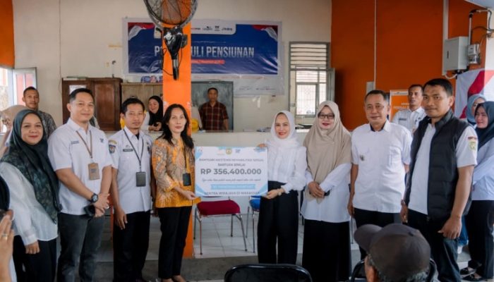 151 Warga Palopo Terima Bantuan ATENSI Kemensos, Walikota Tegaskan Dukungan bagi Kelompok Rentan