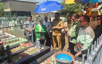 Jelang Hari Jadi ke-67 Luwu, Bupati Patahudding Ziarah Makam Pahlawan Nasional Andi Djemma