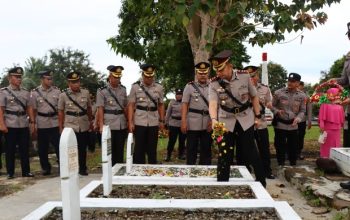 Sambut HUT Bhayangkara ke-80, Polres Palopo Gelar Ziarah dan Tabur Bunga di TMP