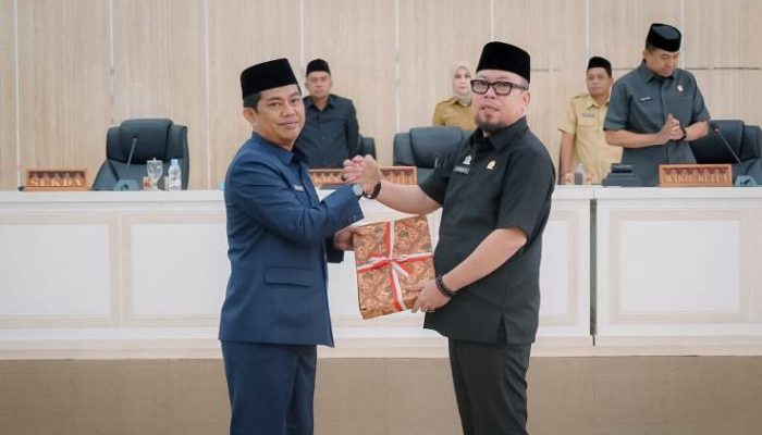 Pendapatan Daerah Tembus Rp990 Miliar, Pemkot Palopo Serahkan Ranperda Pertanggungjawaban APBD 2025