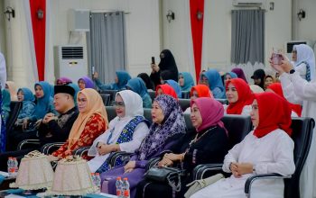 Kolaborasi GOW, BKMT dan TP PKK Palopo Hadirkan Dewi Yull dalam Kajian Parenting