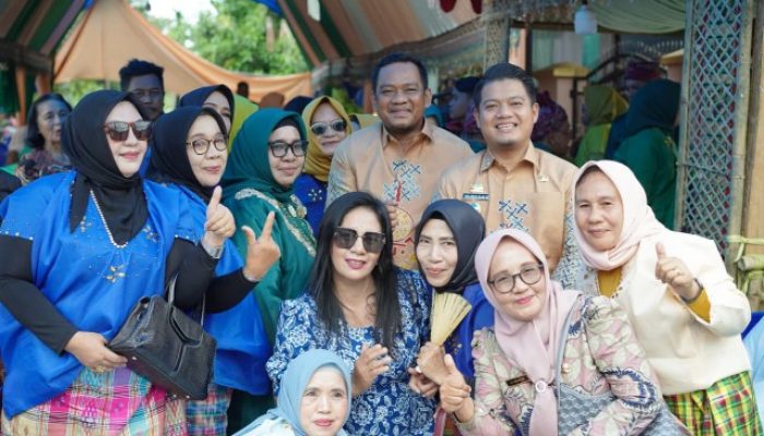 Bupati dan Wabup Luwu Hadiri Prosesi Adat Ma’balik Gandang di Walenrang