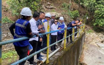 Direktur Perumda TM Palopo Dampingi Walikota Tinjau Proyek Rehabilitasi Jaringan Air Baku Battang–Bambalu