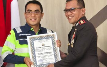 Dukung Tugas Polri, Dirut MDA Terima Penghargaan dari Polres Luwu