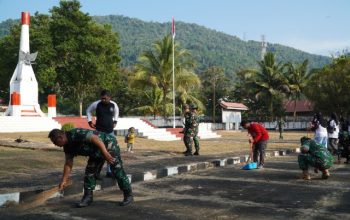 Jelang HUT ke-81 RI, Kodim 1403 Palopo Libatkan Pelajar Gelar Karya Bakti di TMP