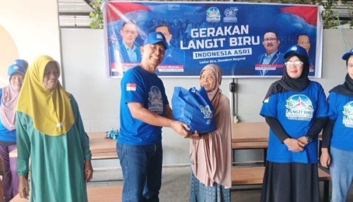HUT ke-25 Demokrat, DPC Luwu Utara Salurkan 150 Paket Sembako untuk Warga Kurang Mampu