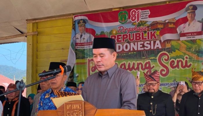 Wakil Ketua I DPRD Luwu Utara Bacakan Teks Proklamasi di Pelosok Seko, Semarak HUT RI ke-81 Bersama Masyarakat