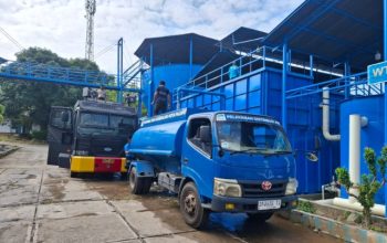 Kemarau Melanda, Polres Palopo Kerahkan Water Cannon Angkut Air Bersih untuk Warga