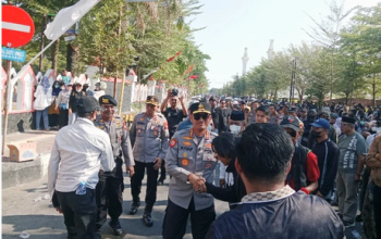 Kawal Aksi Unjuk Rasa di Kantor Bupati Gowa, Kapolresta: Sampaikan Aspirasi dengan Baik