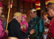 MDA Diterima sebagai Keluarga Kedatuan Luwu, Trisakti Simorangkir Terima Pin dan Keris