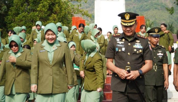 Jelang HUT TNI ke-81, Kodim 1403/Palopo Ziarah ke TMP dan Sambangi Warakawuri dan Veteran