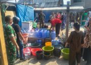 TNI Hadir Atasi Kekeringan, Kodim 1403/Palopo Salurkan Air Bersih Menggunakan Water Tank