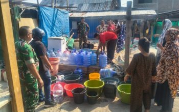 TNI Hadir Atasi Kekeringan, Kodim 1403/Palopo Salurkan Air Bersih Menggunakan Water Tank
