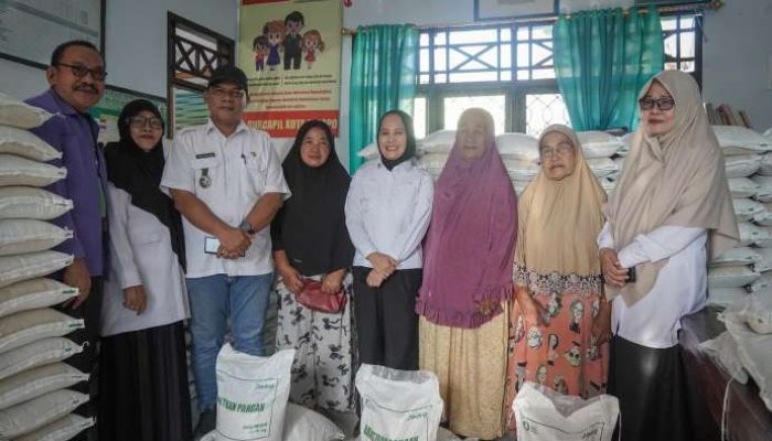 Walikota Palopo Salurkan 128 Ton Beras CPPD kepada 4.267 Penerima